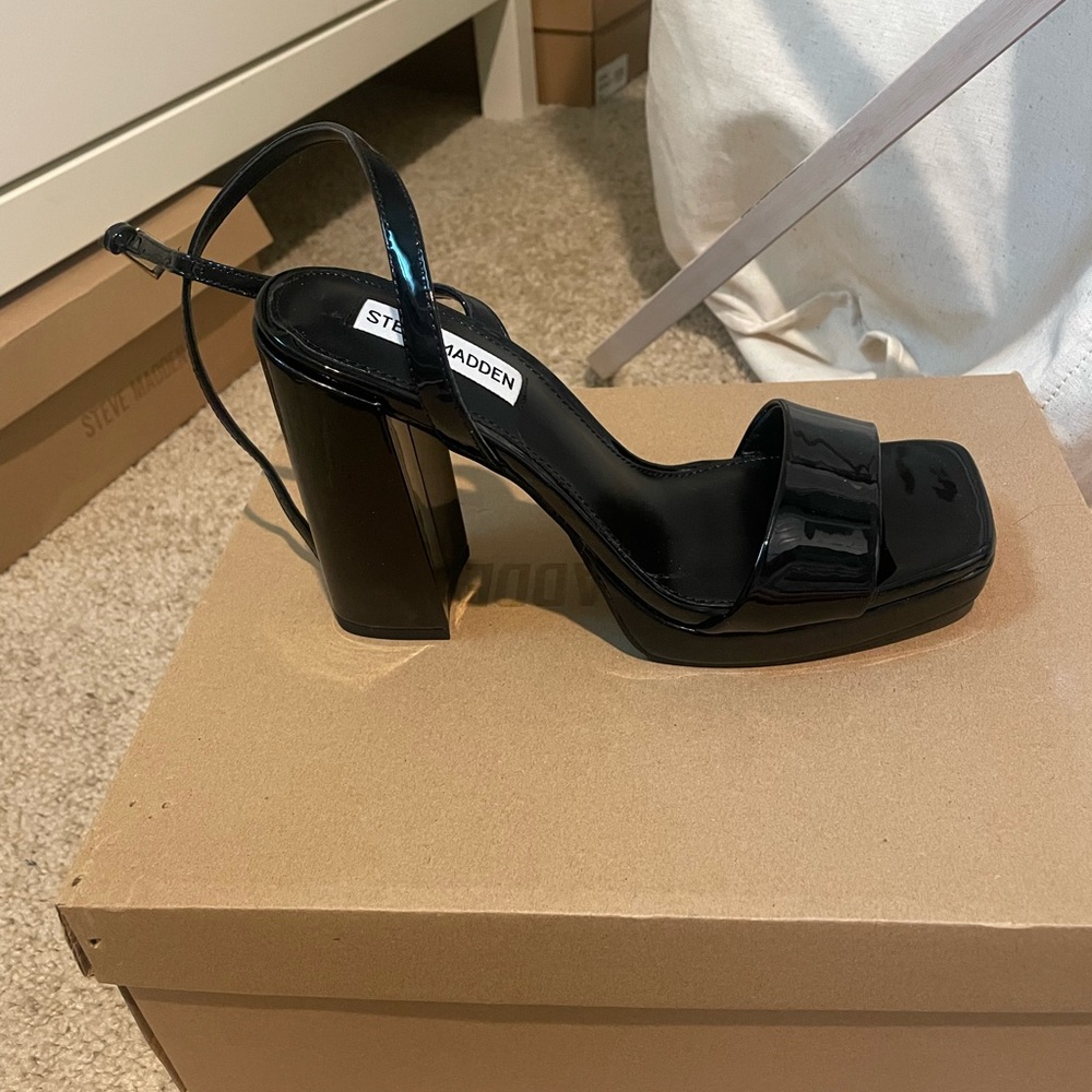 Brand new black Steve Madden heels